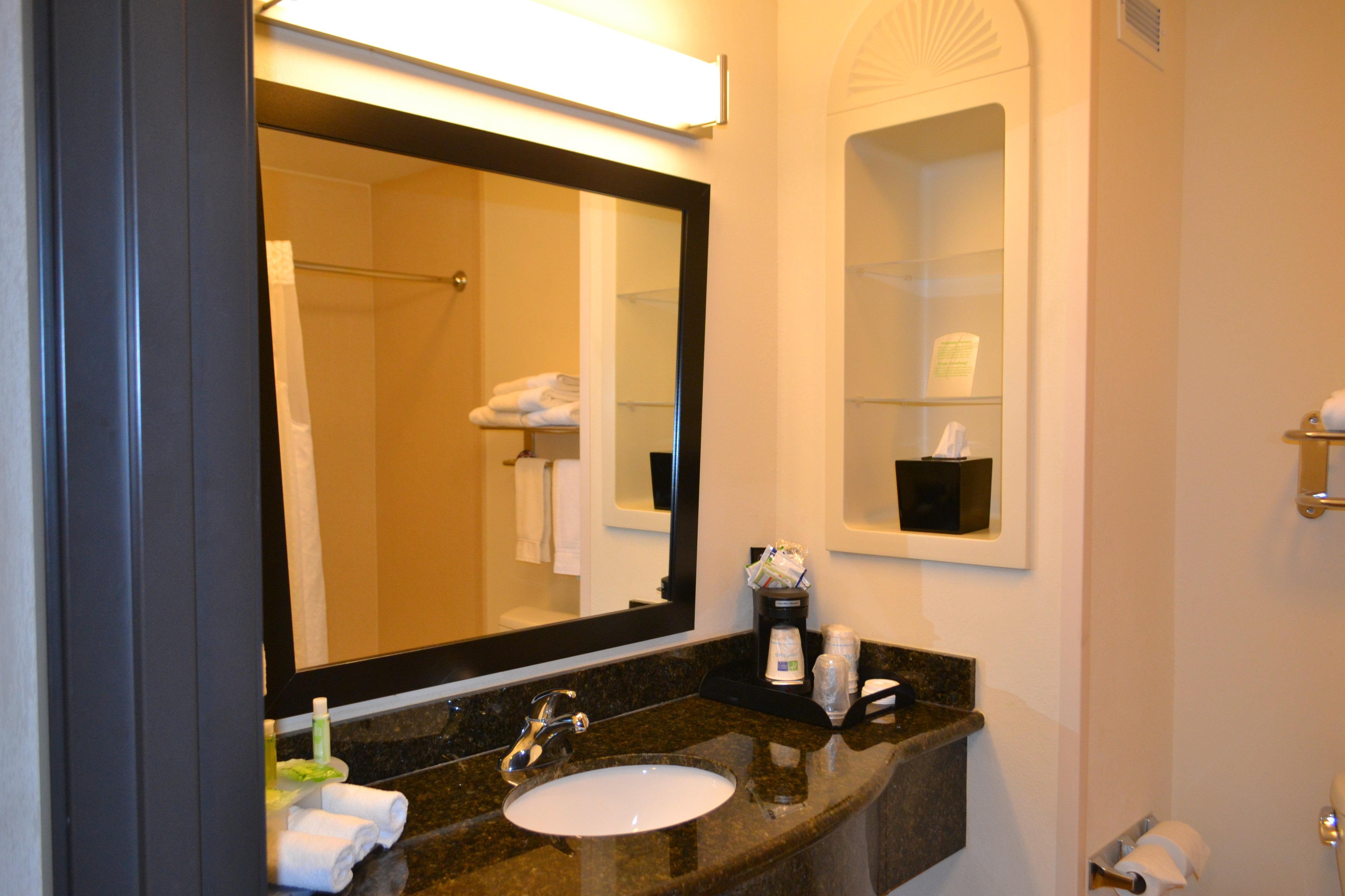 Holiday Inn Express Hotel And Suites - Odessa By Ihg Buitenkant foto
